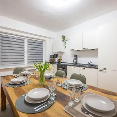 Neu: 100M² - Ideal Fuer Familien/Geschaeftsr. - Hbf Koblenz  Eksteriør billede