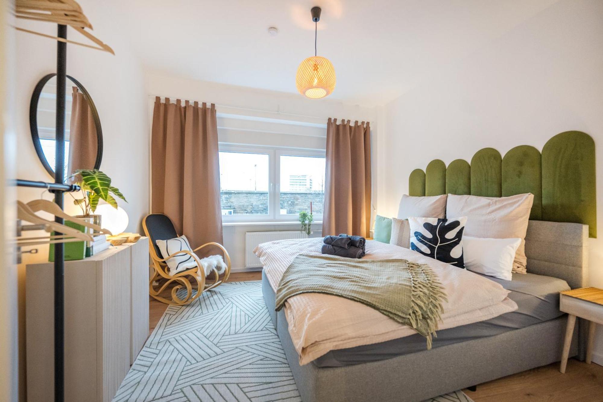 Neu: 100m² - Ideal Fuer Familien/geschaeftsr. - Hbf Koblenz (Rhineland-Palatinate)